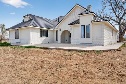 30 Edmundo Rd, Belen, NM, 87002-8135 | Card Image