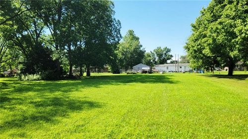 610 E 7th St, Pleasanton, KS, 66075-4052 | Card Image