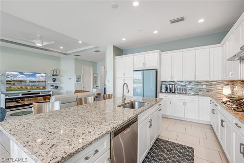 101-8936 Saint Lucia Dr, NAPLES, FL, 34114-2922 | Card Image