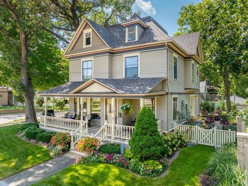 106 Kelly St, Charles City, IA, 50616-1737 | Card Image