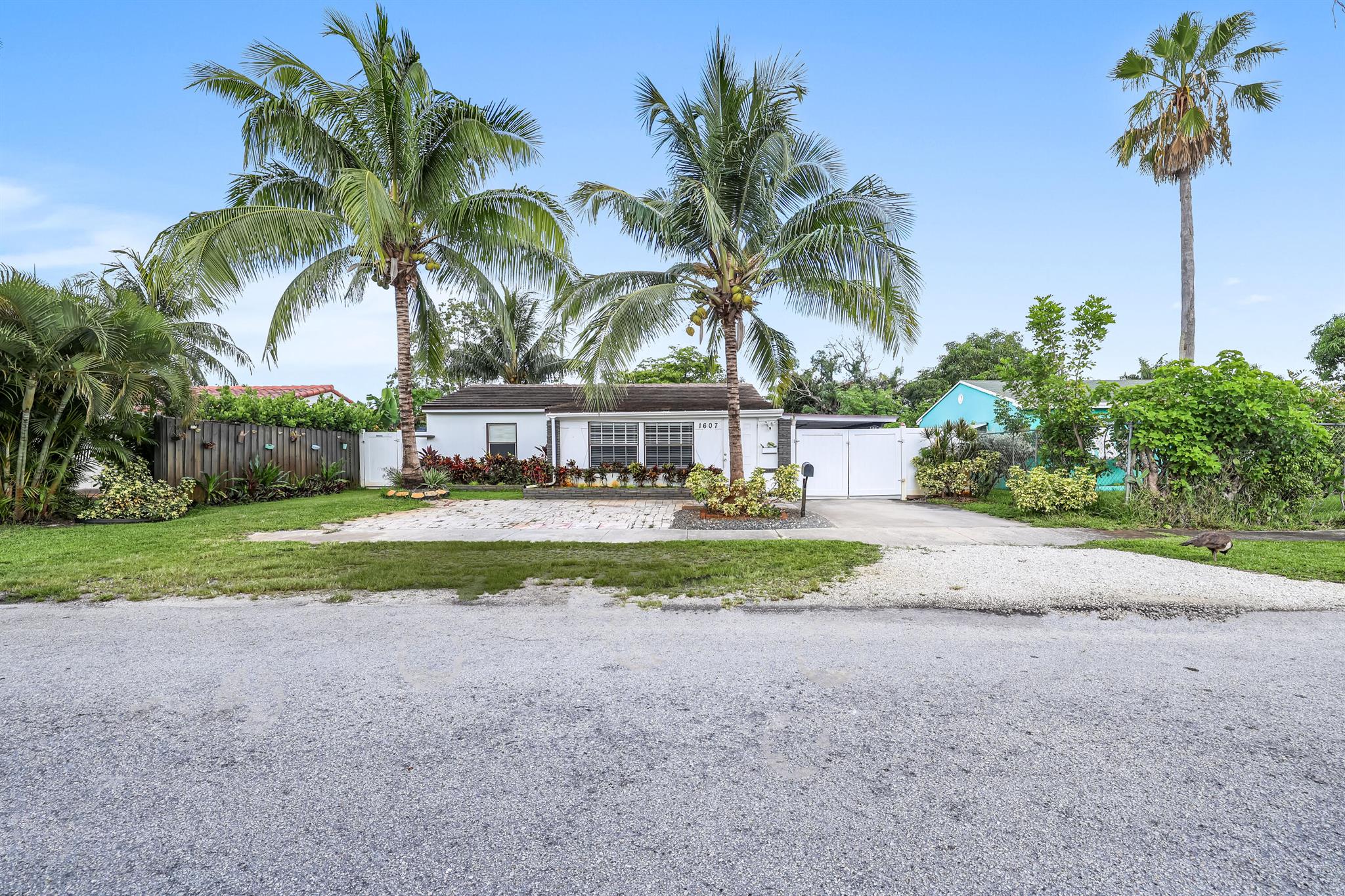 2nd Ave, Fort Lauderdale, FL 33311