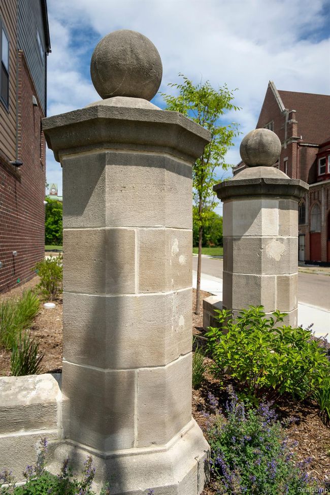 30 - 3660 Trumbull Ave, Condo with 2 bedrooms, 3 bathrooms and null parking in Detroit MI | Image 4