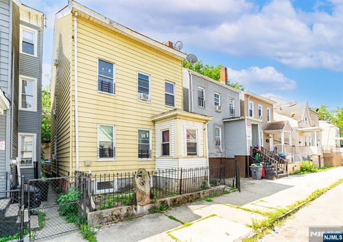 39 Hillman St, Paterson, NJ, 07522-1818 | Card Image
