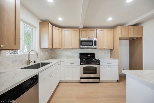 617 Cactus Lane, Las Vegas, NV, 89107 | Card Image