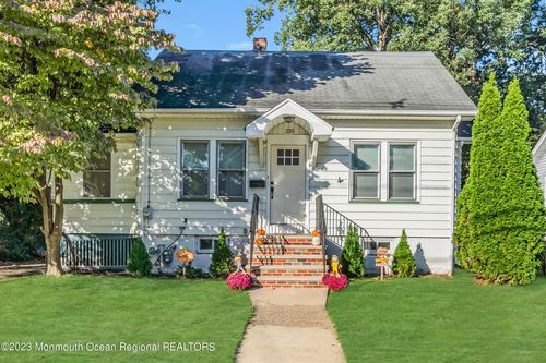 210 9th Ave, Hawthorne, NJ, 07506-1550 | Card Image