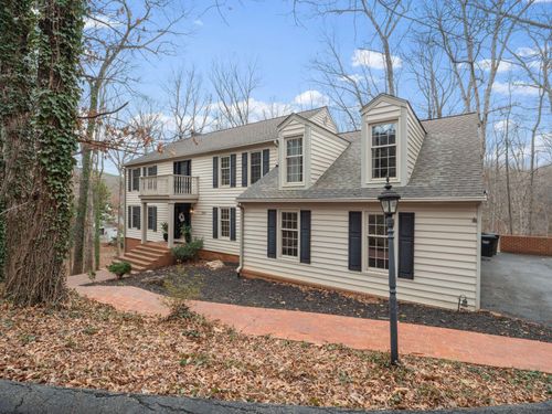 4867 Hunting Hills Dr, Roanoke, VA, 24018-8628 | Card Image