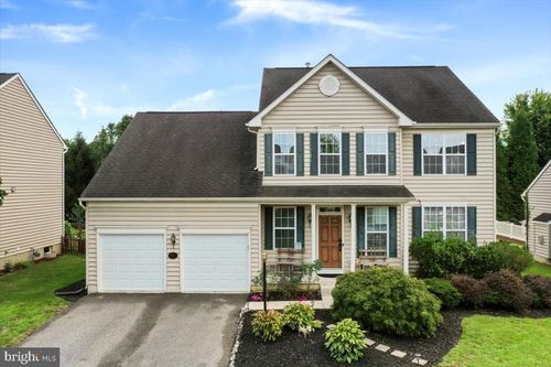 68 Augustine Ct, Kearneysville, WV, 25430-2811 | Card Image