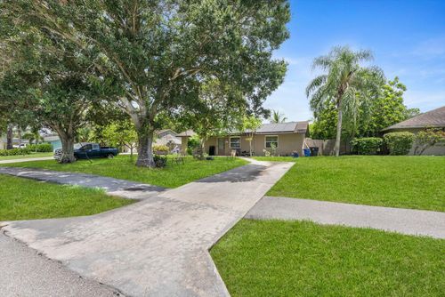 7407 Cocoanut Dr, Lake Worth, FL, 33467-6421 | Card Image