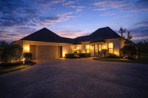 1127 Benvue Ln, Lake Charles, LA, 70605-2654 | Card Image