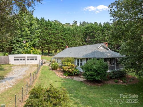 300 Gap Creek Rd, Fletcher, NC, 28732-8493 | Card Image