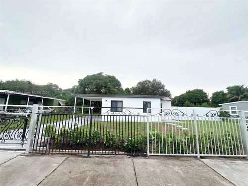 16450 Nw 23rd Ct, Miami Gardens, FL, 33054-6524 | Card Image