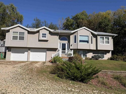 37809 Maple Ln, Prairie Du Chien, WI, 53821-8434 | Card Image