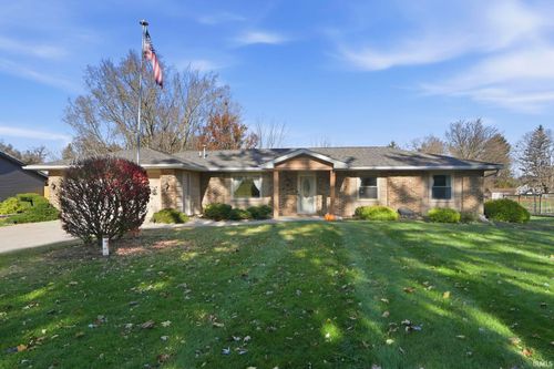 711 Wakefield Cir, Kendallville, IN, 46755-2604 | Card Image