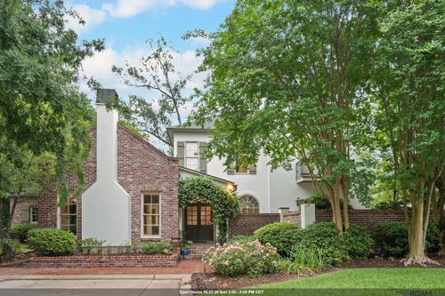 903 Crown Way, Baton Rouge, LA, 70806-7677 | Card Image