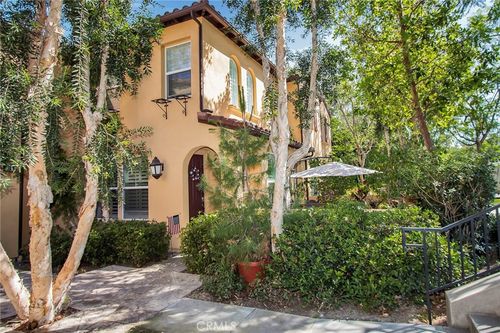 33 Walbert Ln, Ladera Ranch, CA, 92694-0940 | Card Image