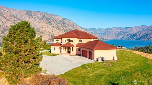 555 Loop Ave, Manson, WA, 98831 | Card Image
