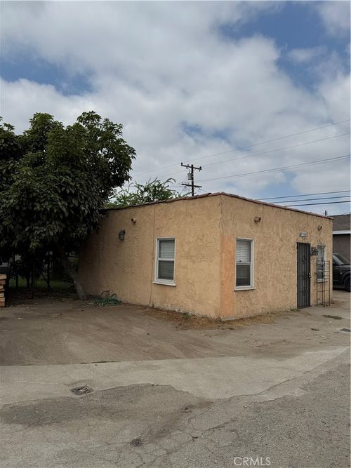 5735 Priory St, Bell Gardens, CA, 90201-4618 | Card Image