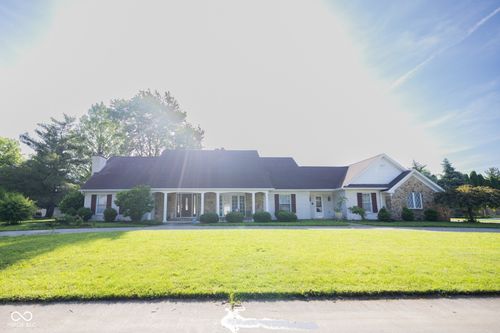 3900 N Vienna Woods Dr, Muncie, IN, 47304-1779 | Card Image