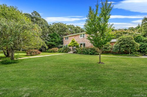 19 Pine Tree Ln, East Quogue, NY, 11942-4615 | Card Image