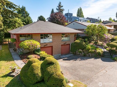 1573 NW Nw 90th St, Seattle, WA, 98117-2724 | Card Image