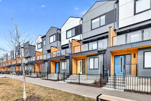 224-8500 19 Ave Se, Calgary, AB, T2A0M8 | Card Image