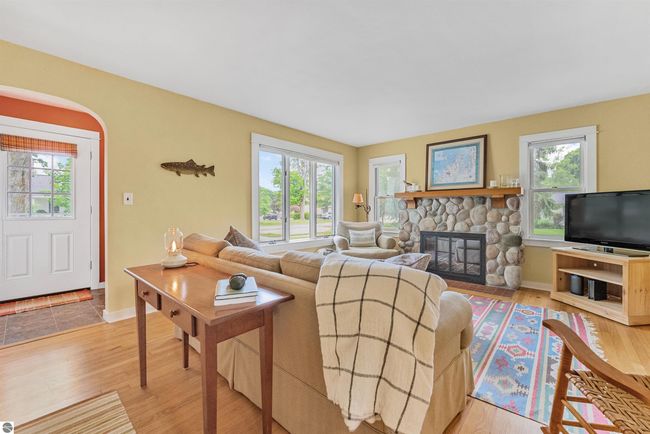 509 Spruce St, House other with 3 bedrooms, 1 bathrooms and null parking in Elk Rapids MI | Image 30