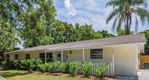 1826 9th St, Vero Beach, FL, 32960-4352 | Card Image