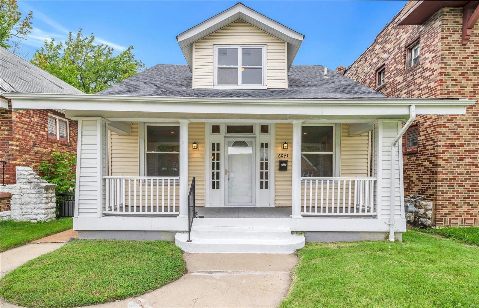 Pointe Blvd, Saint Louis, MO 63147