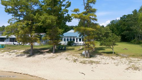 279 Wiggins Point Rd, Oriental, NC, 28571-9250 | Card Image