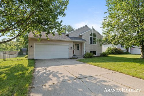 430 6th St, Cedar Springs, MI, 49319-9112 | Card Image