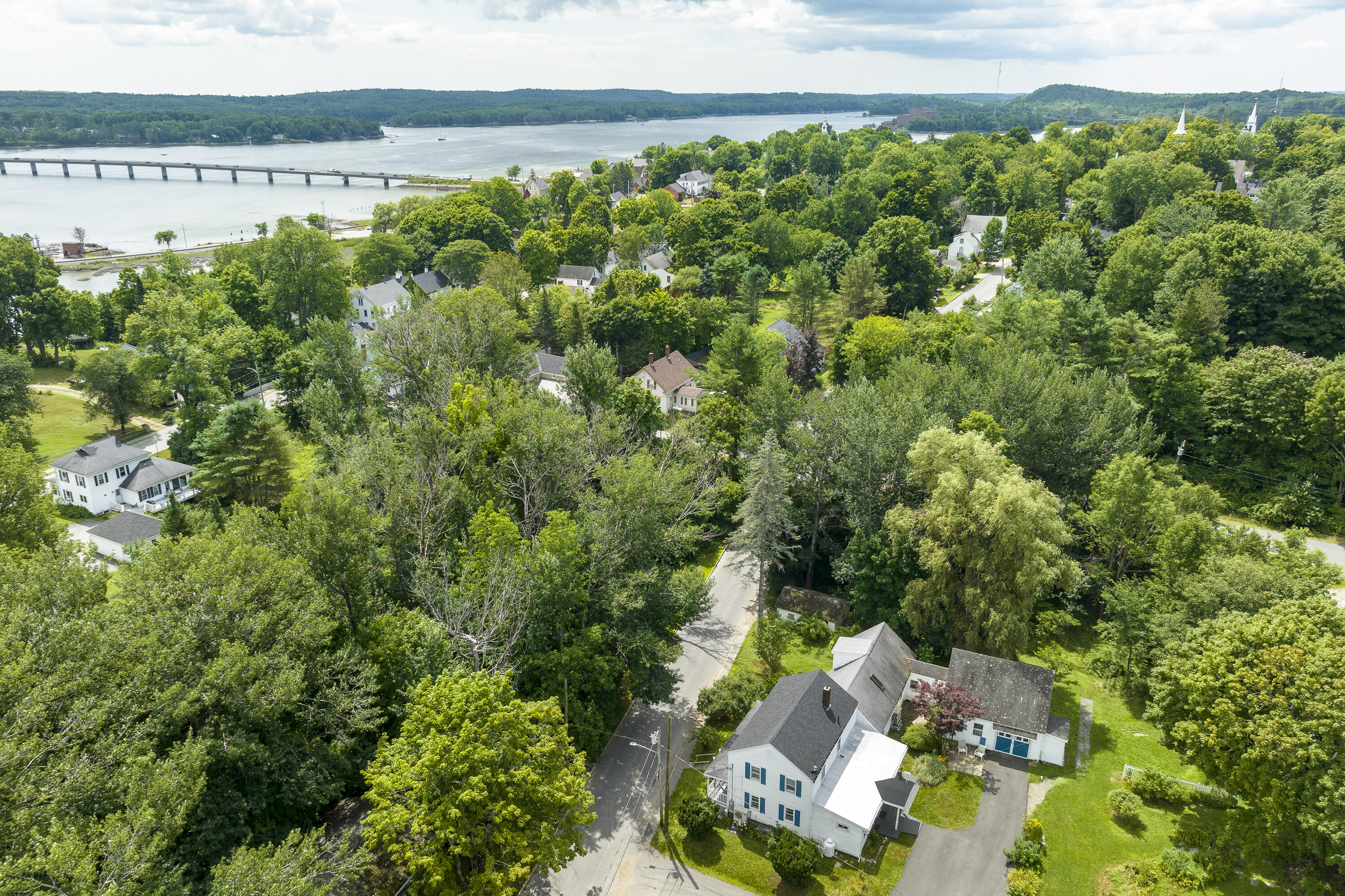 Hodge St, Wiscasset, ME 04578