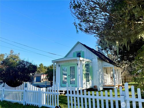 26414 Ridge Ave, Ocean Park, WA, 98640-4211 | Card Image