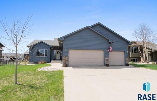 707 Brannon Dr, Harrisburg, SD, 57032-8169 | Card Image