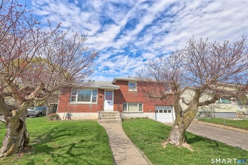 401 Hill St, Waterbury, CT, 06704-2620 | Card Image