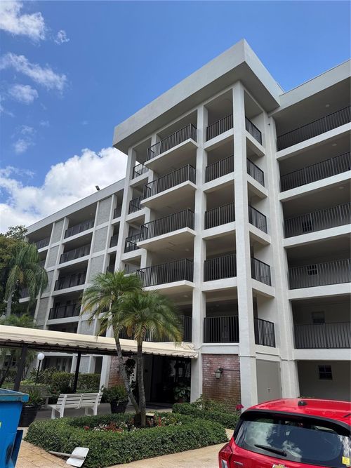 apt-205-3000 S Course Dr, Pompano Beach, FL, 33069-3913 | Card Image