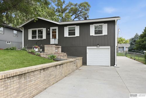 8222 Gold St, Omaha, NE, 68124-3125 | Card Image