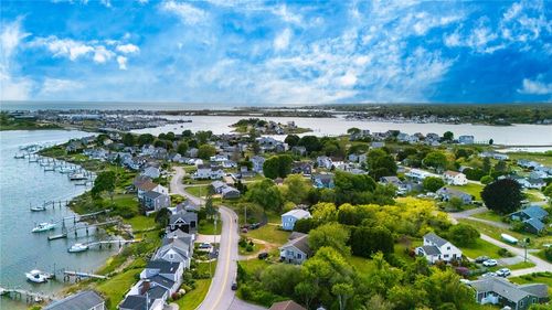 84 Shore Road, Narragansett, RI, 02882 | Card Image