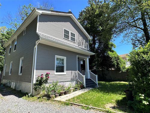 9 19th St, Huntington Station, NY, 11746-3121 | Card Image