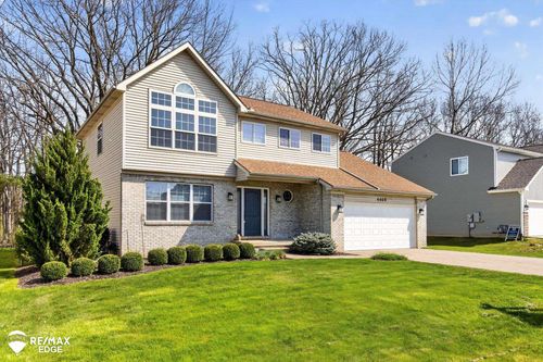 4469 Meadowlane Ct, Burton, MI, 48519-1193 | Card Image