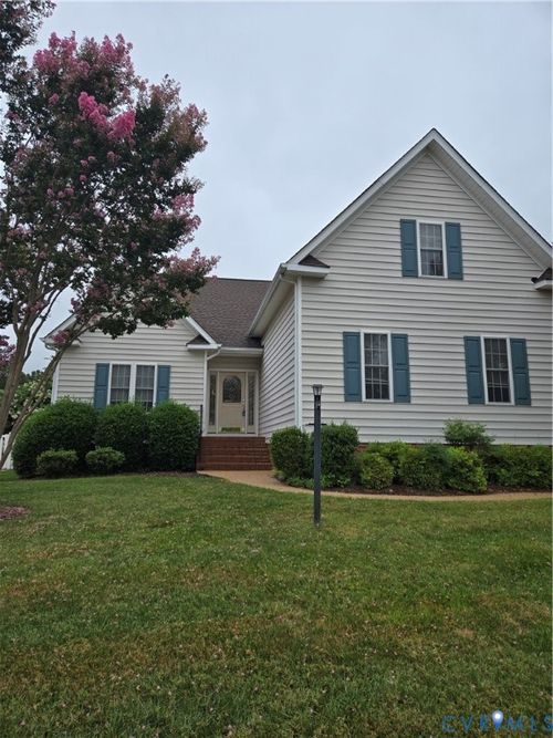 577 Virginia Center Pkwy, Glen Allen, VA, 23059-7415 | Card Image