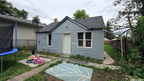 310 6th Street E, Prince Albert, SK, S6V0N1 | Card Image