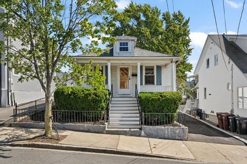 53 Windsor St, Everett, MA, 02149-1738 | Card Image