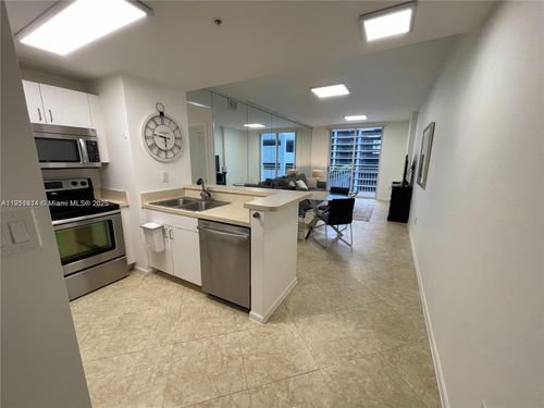 apt-712-185 Se 14th Ter, Miami, FL, 33131-3415 | Card Image