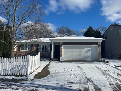 1337 Carolina, Marysville, MI, 48040-1412 | Card Image