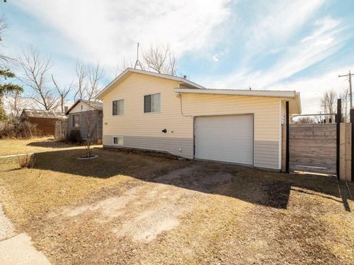 212 Elmore Street, Carmangay, AB, T0L0N0 | Card Image