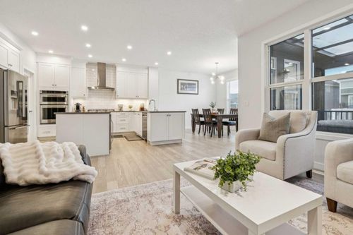 55 Sundown Cres, Cochrane, AB, T4C2T2 | Card Image