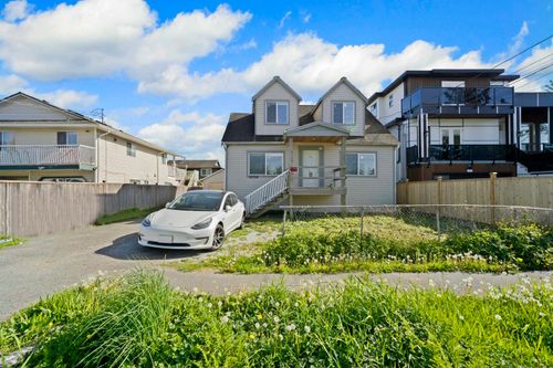 12768 114a Ave, Surrey, BC, V3V3P4 | Card Image