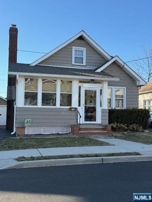 79 10th St, Wood Ridge, NJ, 07075-2121 | Card Image