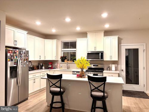 111 Four Leaf Dr, DOWNINGTOWN, PA, 19335-4054 | Card Image