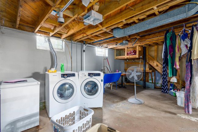 23-web-or-mls-20450 Lochmoor - Interior (16 of 17).jpg | Image 18